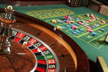 BandarQ card game interface showing player hands, bandar hand, and betting controls